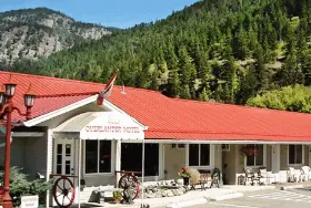 Photograph of Overlander Motel, Chase