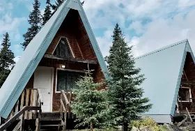 Photograph of Azouzetta Lake Lodge, Chetwynd