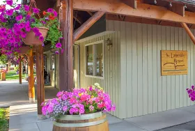 Photograph of The Lakeside Resort, Oliver