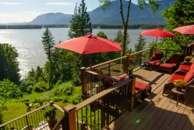 Photograph of The Fraser River's Edge B&B Lodge, Chilliwack