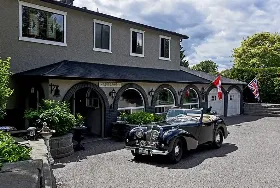 Photograph of A Touch of English Bed & Breakfast, Summerland