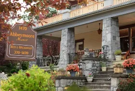 Photograph of Abbeymoore Manor B&B Inn, Victoria