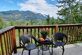 Photograph of Alpine Meadows Lodge, Grand Forks