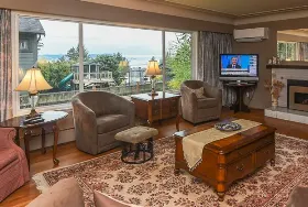 Photograph of Eaglesview Oceanfront Retreat, Comox