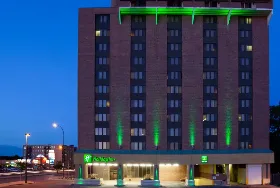 Photograph of Holiday Inn, Winnipeg