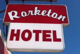 Photograph of Rorketon Hotel, Rorketon