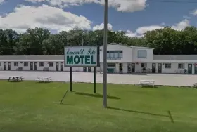 Photograph of Emerald Isle Motel & Resort, Killarney