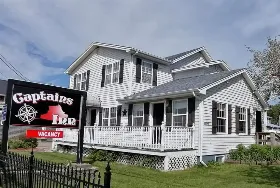 Photograph of Captain's Inn, Alma