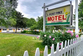 Photograph of Picket Fence Motel, St. Andrews