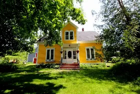 Photograph of The MapleGrove Inn, Riverside Albert