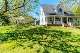 Photograph of Innisfree Bed & Breakfast, Hopewell Cape
