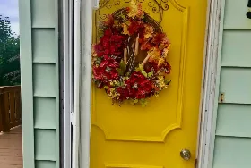 Photograph of Crooked Yellow Door Seaside Cottage, Winterton