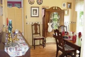 Photograph of Suncatcher Bed & Breakfast, North River