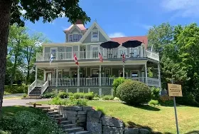 Photograph of Lunenburg Inn, Lunenburg