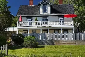 Photograph of Maplebird House, Lunenburg
