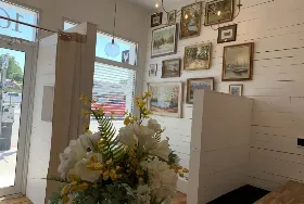 Photograph of The Marans Dinebar, Picton