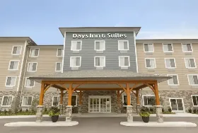 Photograph of Days Inn, Lindsay