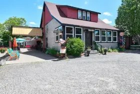 Photograph of The Inn At Peter's Players, Gravenhurst