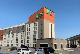 Photograph of Holiday Inn Express, Mississauga