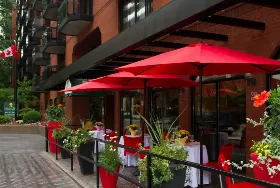 Photograph of Cartier Place Suite Hotel, Ottawa