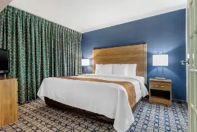 Photograph of Quality Suites, Whitby