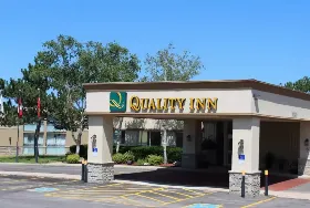 Photograph of Quality Inn, Owen Sound