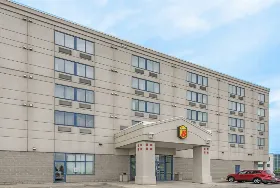 Photograph of Super 8, Mississauga