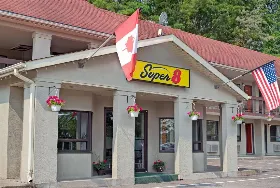 Photograph of Super 8, Lindsay