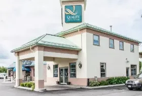 Photograph of Quality Inn, Gananoque