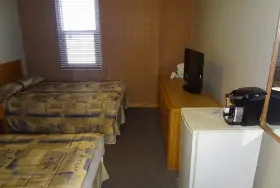 Photograph of Anchor Inn Hotel, Little Current