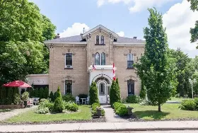Photograph of Dufton House, Stratford