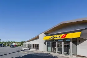 Photograph of Super 8, Kirkland Lake