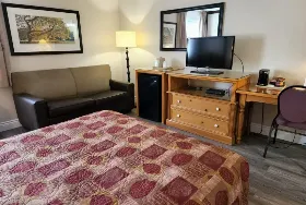 Photograph of Mcintosh Country Inn & Conference Centre, Morrisburg