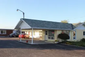 Photograph of Colonial Motel, Chatham