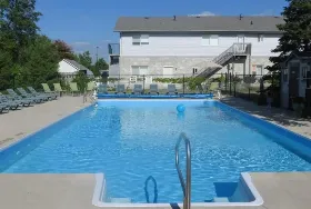 Photograph of J&J Motel, Wasaga Beach