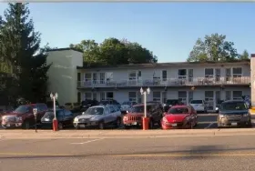 Photograph of Traveller's Motor Hotel, Parry Sound