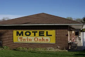 Photograph of Twin Oaks Motel, Orono