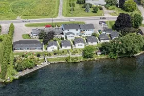 Photograph of Dewar's Inn On The River, Prescott