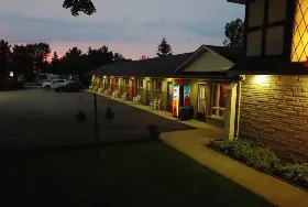 Photograph of Key Motel, Chatsworth