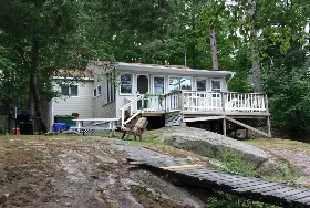 Photograph of Tom Rae Lodge, Nipissing