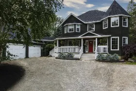 Photograph of Craigleith Manor Bed & Breakfast, Collingwood