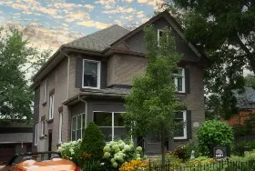 Photograph of Ariel's Bed and Breakfast, Stratford
