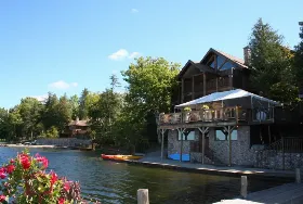 Photograph of The Irwin Inn, Lakefield