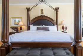 Photograph of Grey Gables Manor B&B, Pembroke