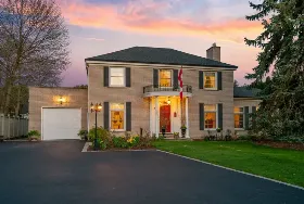 Photograph of Abacot Hall Bed & Breakfast, Niagara-on-the-Lake