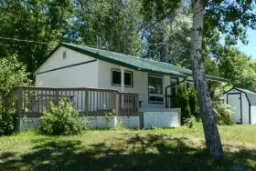 Photograph of Rainville Cedar Cottages, Noelville