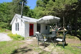 Photograph of The Oaks Cottages On Crow Lake, Tichborne