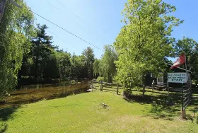 Photograph of Shady Point Resort, Buckhorn