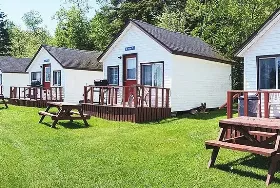 Photograph of White Sands Motel, Cavendish