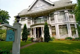 Photograph of Hillhurst Inn, Charlottetown